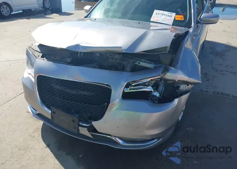 2015 Chrysler 300 Limited z USA, uszkodzony, nr VIN 2C3CCAAG7FH786359